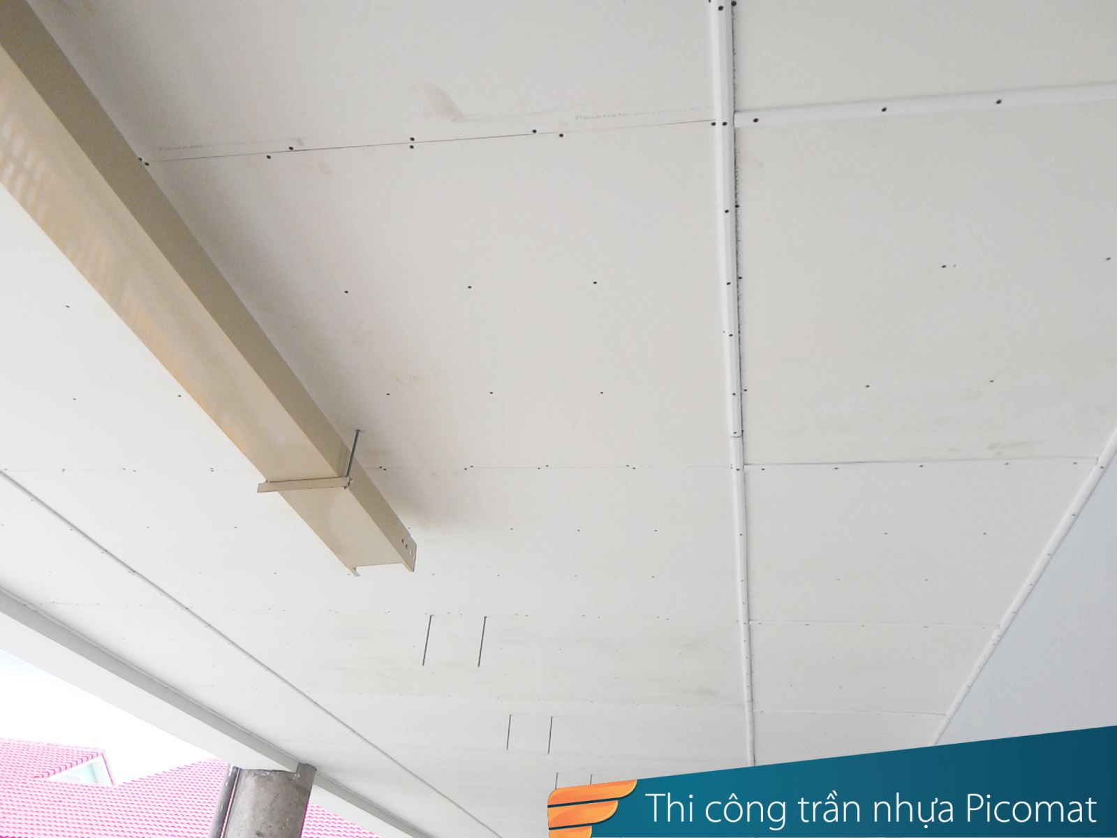 thi công trần nhựa